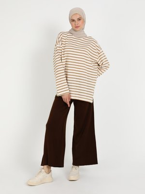 Kahverengi Pantolon Kahverengi Pantolon