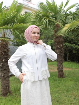 Etekli Dantel Desenli İkili Takım Beyaz