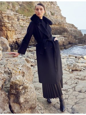 Premium Yün Kürklü Kruvaze Düğmeli Kaban Siyah Premium Yün Kürklü Kruvaze Düğmeli Kaban Siyah