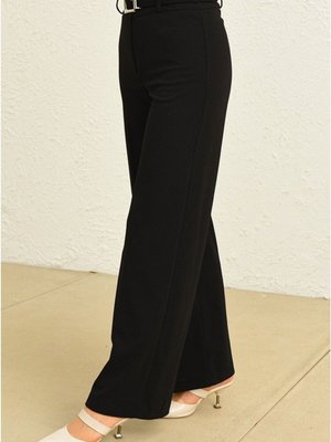 Siyah Scuba Krep Geniş Paça Kemerli Pantolon Siyah Scuba Krep Geniş Paça Kemerli Pantolon