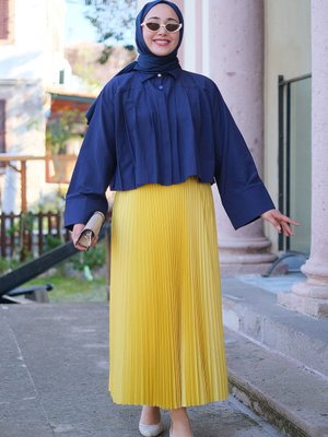 Pile Detay Önü Gizli Düğmeli Gömlek Lacivert Pile Detay Önü Gizli Düğmeli Gömlek Lacivert