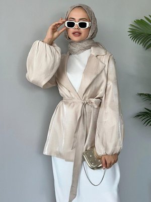 Yakası Taş Detaylı Ceket Krem