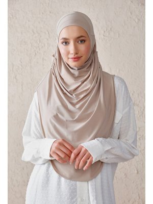 Bej Uzun Pileli Viskon Pratik Eşarp Hazır Türban Bej Uzun Pileli Viskon Pratik Eşarp Hazır Türban