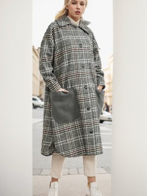 Gri Ekose Desenli Düğmeli Kaban Gri Ekose Desenli Düğmeli Kaban