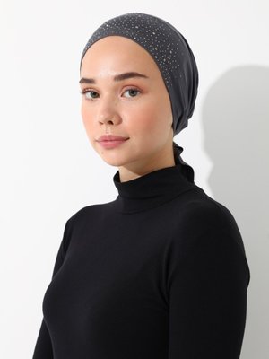 Koyu Gri Taşlı Üçgen Kosinka Bone