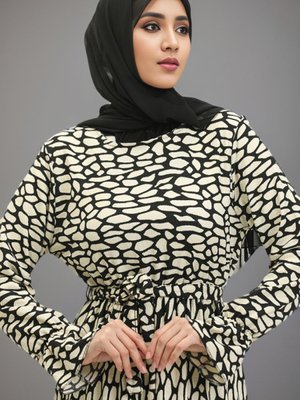 Bej Desenli Kuşaklı Viskon Elbise Bej Desenli Kuşaklı Viskon Elbise