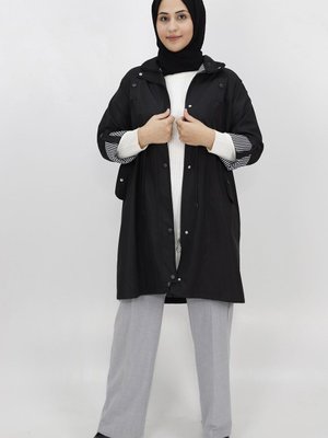 Siyah Büyük Beden Orta Boy Bondit Kumaş Trençkot Siyah Büyük Beden Orta Boy Bondit Kumaş Trençkot