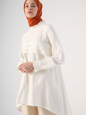 Kırık Beyaz Yakası Fırfırlı Önü Pileli Rahat Uzun Tunik