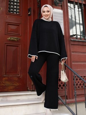 Siyah Fitilli Desenli Ve Bisiklet Yaka İspanyol Kol Tunik Triko Pantolon İkili Takım Siyah Fitilli Desenli Ve Bisiklet Yaka İspanyol Kol Tunik Triko Pantolon İkili Takım