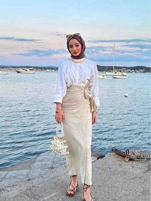 Fiyonk Bağlamalı Keten Etek Taş Rengi