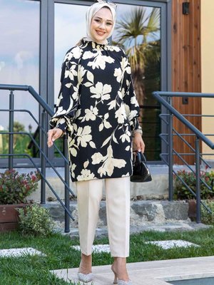 Yakası Büzgülü Tunik Yakası Büzgülü Tunik