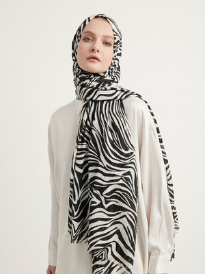 Siyah Zebra Desenli Şal