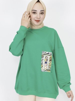 Yeşil İp Kumaş İnci Ve Baskı Detaylı Oversize Sweatshirt Yeşil İp Kumaş İnci Ve Baskı Detaylı Oversize Sweatshirt