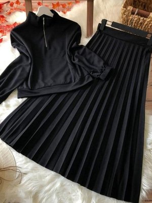 Siyah Pilise Etekli Fermuarlı Takım