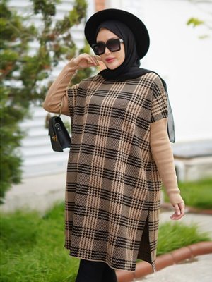 Ekose Desenli Yandan Yırtmaçlı Salaş Triko Tunik