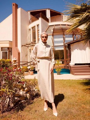 Taş Çapraz Baglamalı Etekli Takım