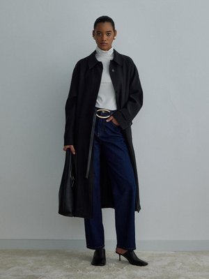 Siyah Weightles Uzun Trençkot