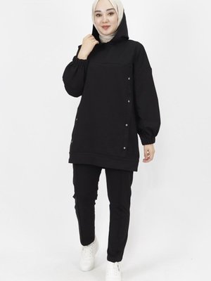 Siyah İp Kumaş Yıldız Zımba Detaylı Kapüşonlu 2li Takım Siyah İp Kumaş Yıldız Zımba Detaylı Kapüşonlu 2li Takım