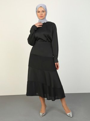 Siyah Verev Kesim Saten Kumaş Şık Etek
