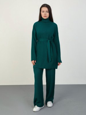 Zümrütyeşili Yüksek Yaka Rahat Triko Takım