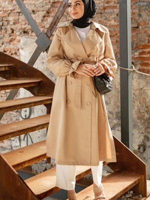 Bej Düğmeli Trençkot Bej Düğmeli Trençkot