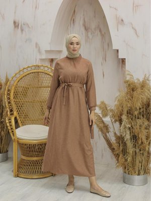 Kahverengi Keten Koları Baglamı Kemerli Elbise Kahverengi Keten Koları Baglamı Kemerli Elbise