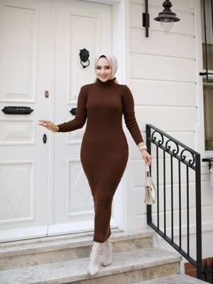 Kahverengi Akrilik Balıkçı Yaka Esnek Ve Slim Triko Kalem Elbise Kahverengi Akrilik Balıkçı Yaka Esnek Ve Slim Triko Kalem Elbise