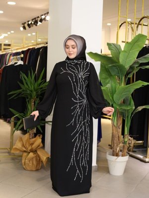 Siyah Krep Kumaş Taşlı Abiye Elbise Siyah Krep Kumaş Taşlı Abiye Elbise