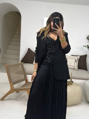 Siyah Buruşuk Mat Saten Uzun Etek