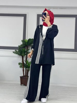 Şerit Çizgili Kapüşonlu Spor Takım Şerit Çizgili Kapüşonlu Spor Takım