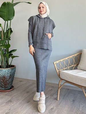 Kapüşonlu Elbiseli Gri Triko Takım