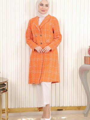 Turuncu Düğmeli Geniş Yaka Kaşe Kaban