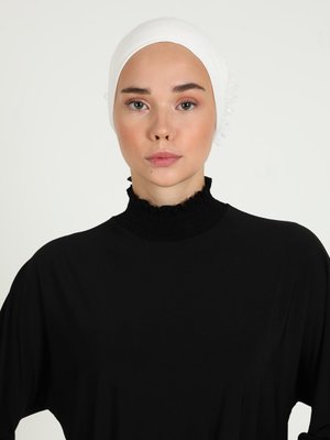 K.beyaz Dikişsiz Fırfırlı Bone