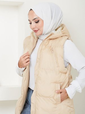 Bej Cep Kapüşonlu Fermuarlı Dolumlu Yelek Bej Cep Kapüşonlu Fermuarlı Dolumlu Yelek