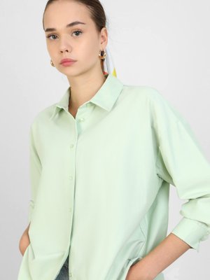 Su Yeşili Kurdele Detaylı Pamuklu Oversize Gömlek Su Yeşili Kurdele Detaylı Pamuklu Oversize Gömlek