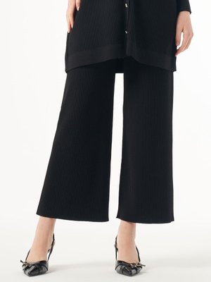 Merserize İnce Fitilli Tek Pantolon Siyah Merserize İnce Fitilli Tek Pantolon Siyah