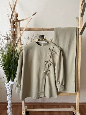 Keten Kumaş Bağcıklı Modern Takım