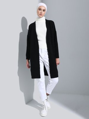 Yumuşak Ve Rahat Kalıp Triko Hırka Siyah Yumuşak Ve Rahat Kalıp Triko Hırka Siyah