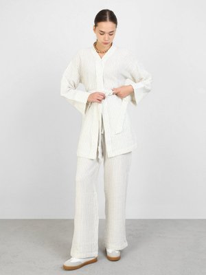 Pamuklu Takım Gri Çizgili