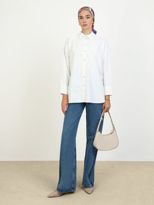 Ekru Fisto Kumaş Detaylı Sedef Düğmeli Poplin Tunik