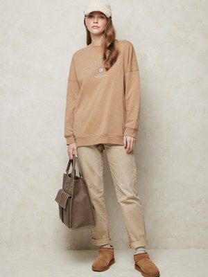 Soluk Efektli Baskılı Sweatshırt Camel