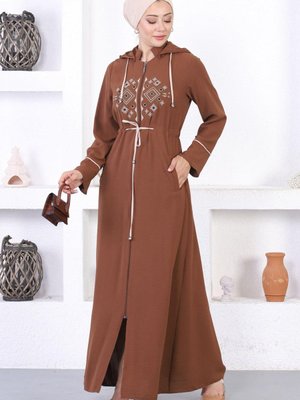 Kahverengi Nakışlı Kapüşonlu Ferace