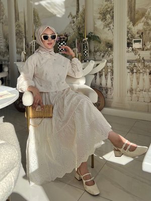 Taş Detaylı Uzun Etekli Fisto Bej Takım