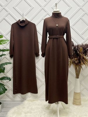Kahverengi Boğazlı Elbise Kahverengi Boğazlı Elbise