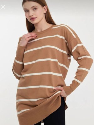 Vizon Bisiklet Yaka Eteği Yırtmaçlı Tek Plaka Merserize Önü Çizgili Salaş Triko Tunik Vizon Bisiklet Yaka Eteği Yırtmaçlı Tek Plaka Merserize Önü Çizgili Salaş Triko Tunik