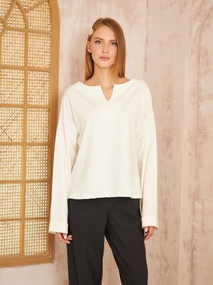 Beyaz Ekstra Uzun Duble Kol / Yakası Yırtmaçlı Salaş Bluz Sweatshirt