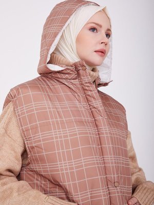 Baskılı Ve Kapitoneli Yelek Toprak