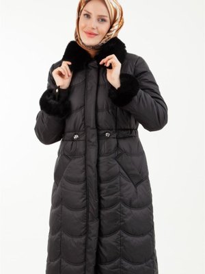 Kapitone Önden Fermuarlu Kapüşonu Kürklü Mont Siyah Kapitone Önden Fermuarlu Kapüşonu Kürklü Mont Siyah