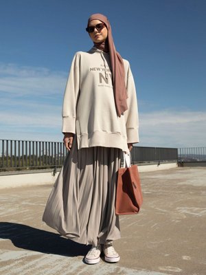 Slogan Baskılı Sweatshirt Taş Rengi Slogan Baskılı Sweatshirt Taş Rengi