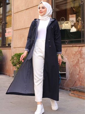 Bileği Ve İçi Çizgili Kapüşonlu Tam Boy Uzun Trençkot